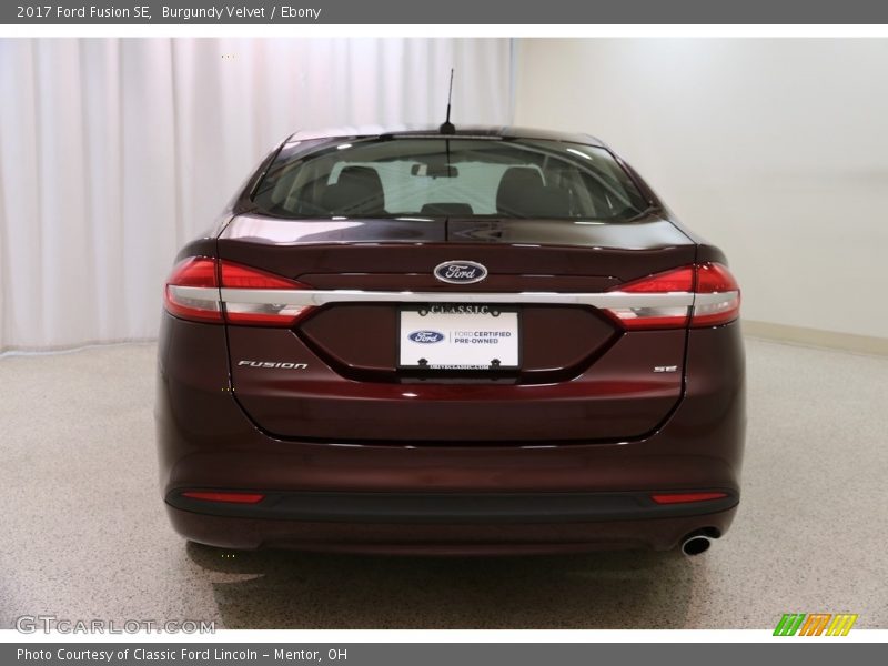 Burgundy Velvet / Ebony 2017 Ford Fusion SE