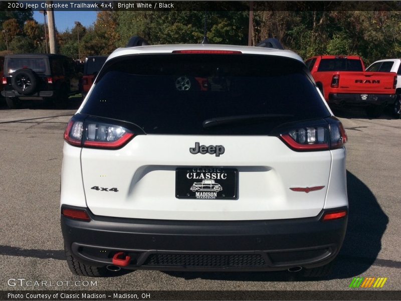 Bright White / Black 2020 Jeep Cherokee Trailhawk 4x4