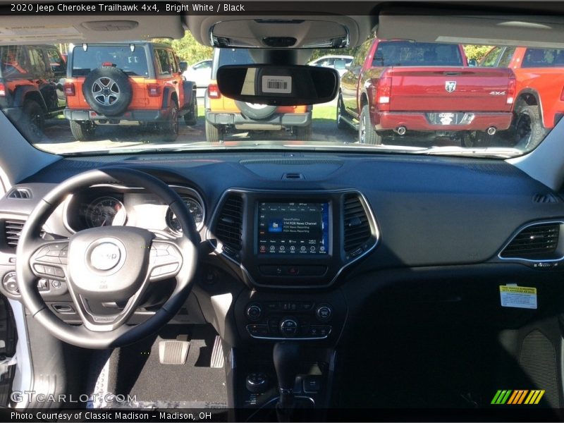 Bright White / Black 2020 Jeep Cherokee Trailhawk 4x4