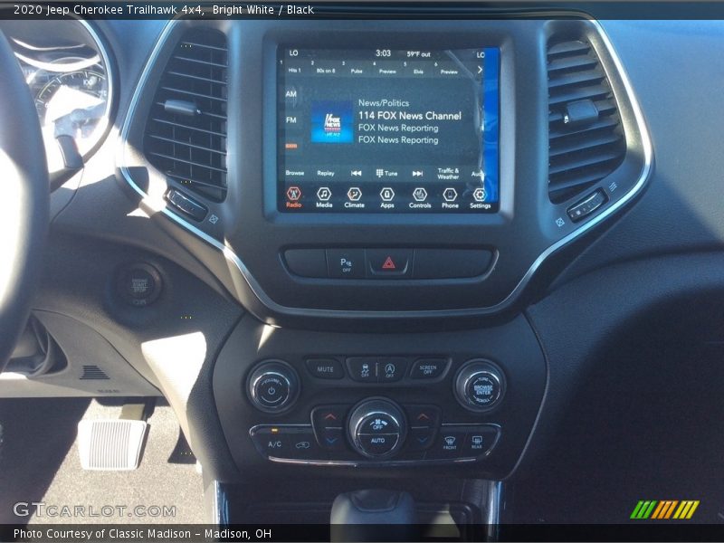 Controls of 2020 Cherokee Trailhawk 4x4