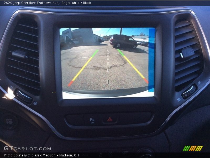 Bright White / Black 2020 Jeep Cherokee Trailhawk 4x4