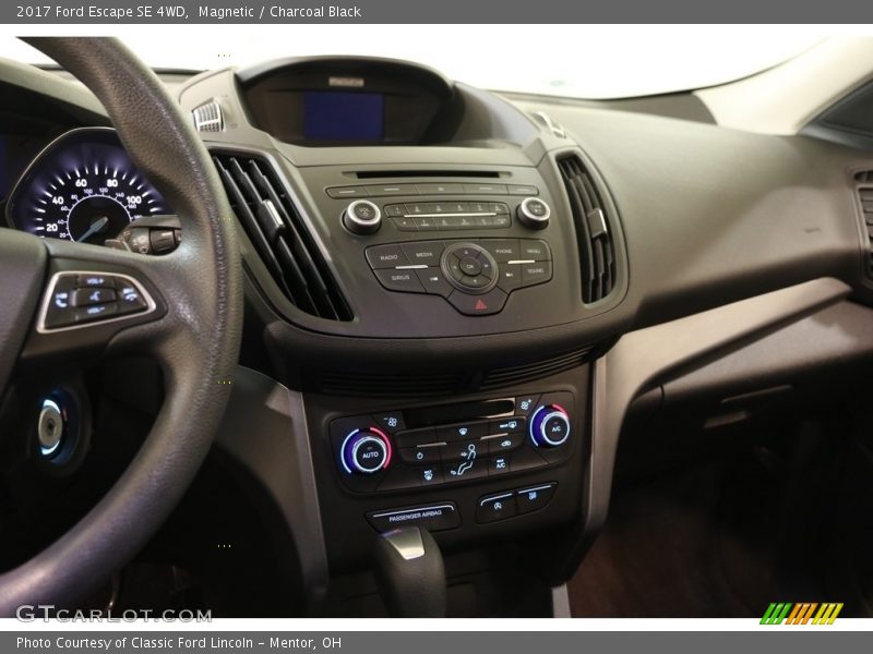 Magnetic / Charcoal Black 2017 Ford Escape SE 4WD