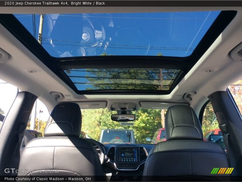 Sunroof of 2020 Cherokee Trailhawk 4x4