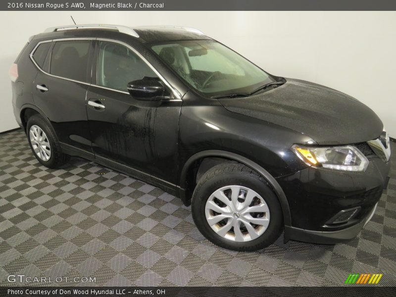 Magnetic Black / Charcoal 2016 Nissan Rogue S AWD