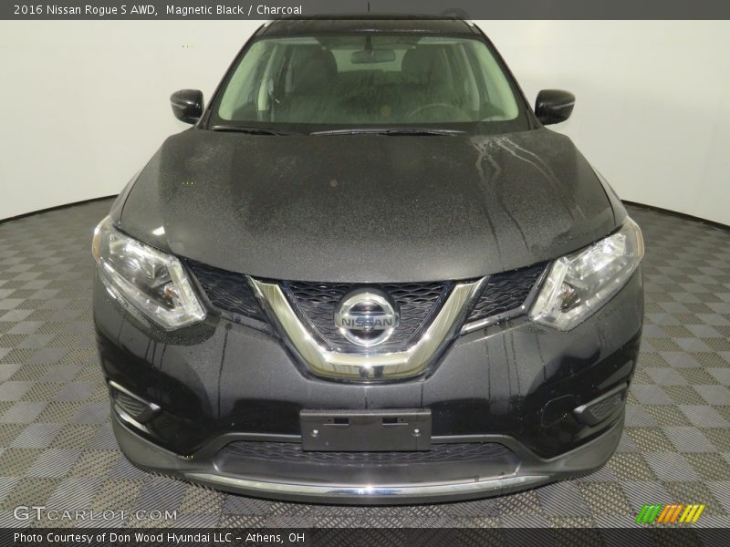 Magnetic Black / Charcoal 2016 Nissan Rogue S AWD