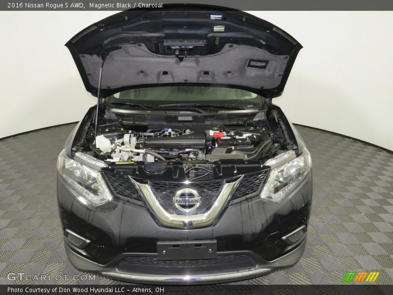 Magnetic Black / Charcoal 2016 Nissan Rogue S AWD