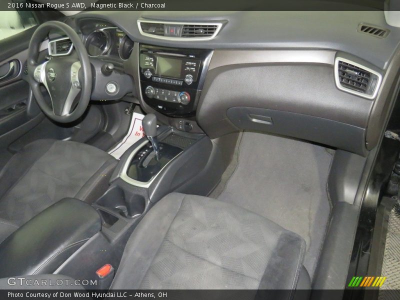 Magnetic Black / Charcoal 2016 Nissan Rogue S AWD