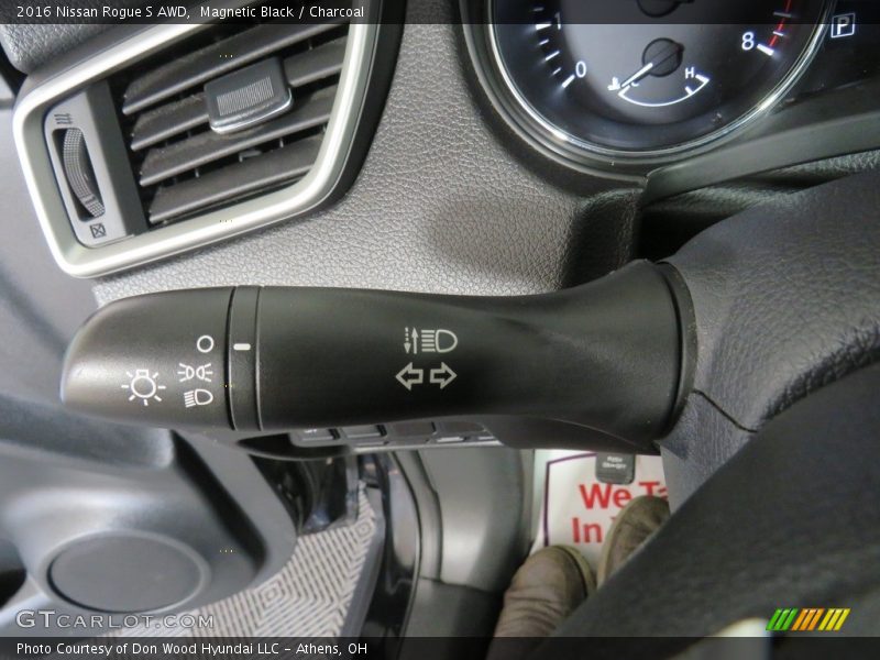 Magnetic Black / Charcoal 2016 Nissan Rogue S AWD