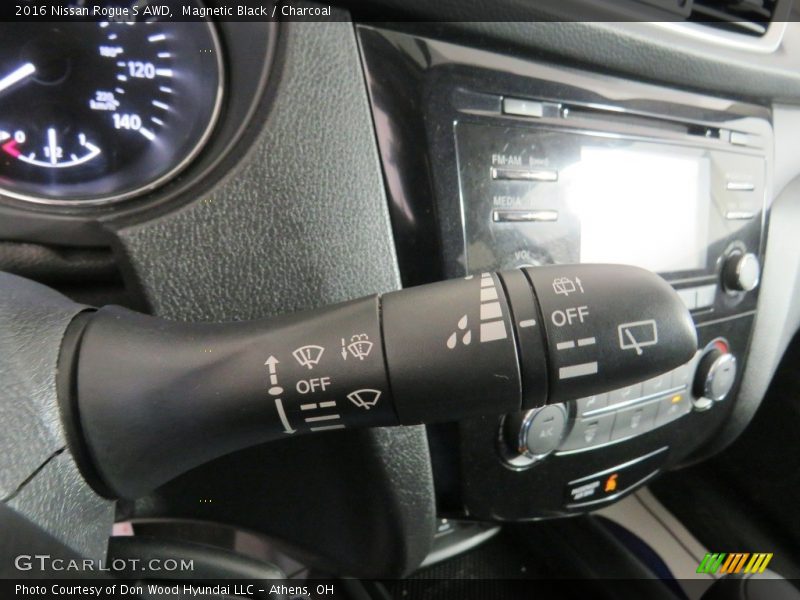 Magnetic Black / Charcoal 2016 Nissan Rogue S AWD