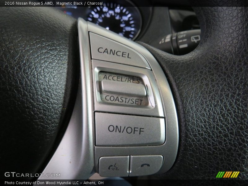 Magnetic Black / Charcoal 2016 Nissan Rogue S AWD