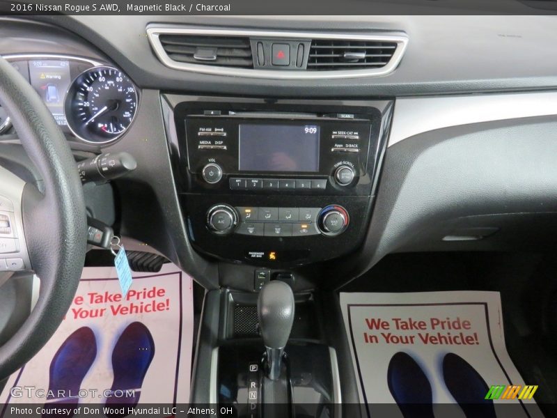 Magnetic Black / Charcoal 2016 Nissan Rogue S AWD