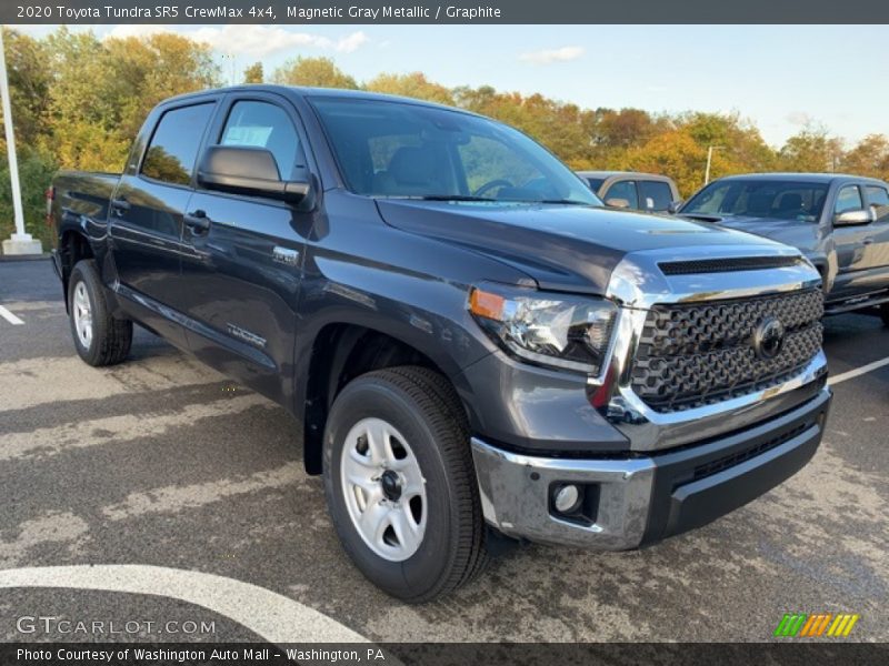 Front 3/4 View of 2020 Tundra SR5 CrewMax 4x4