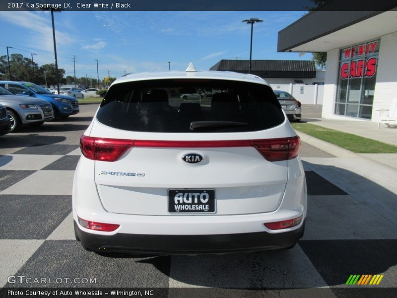 Clear White / Black 2017 Kia Sportage LX