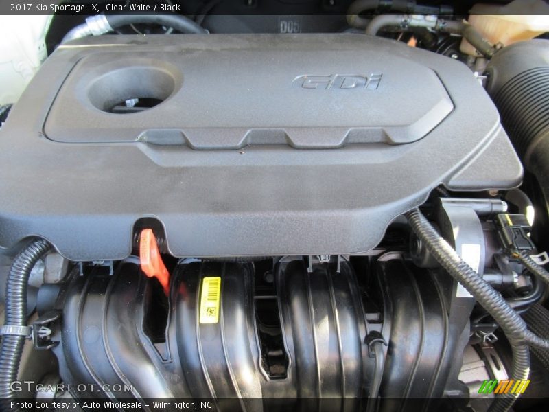 Clear White / Black 2017 Kia Sportage LX