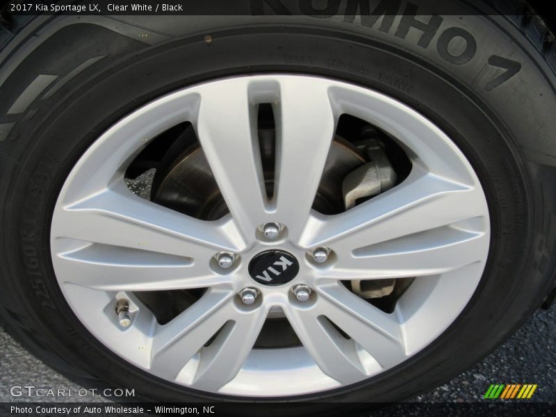 Clear White / Black 2017 Kia Sportage LX