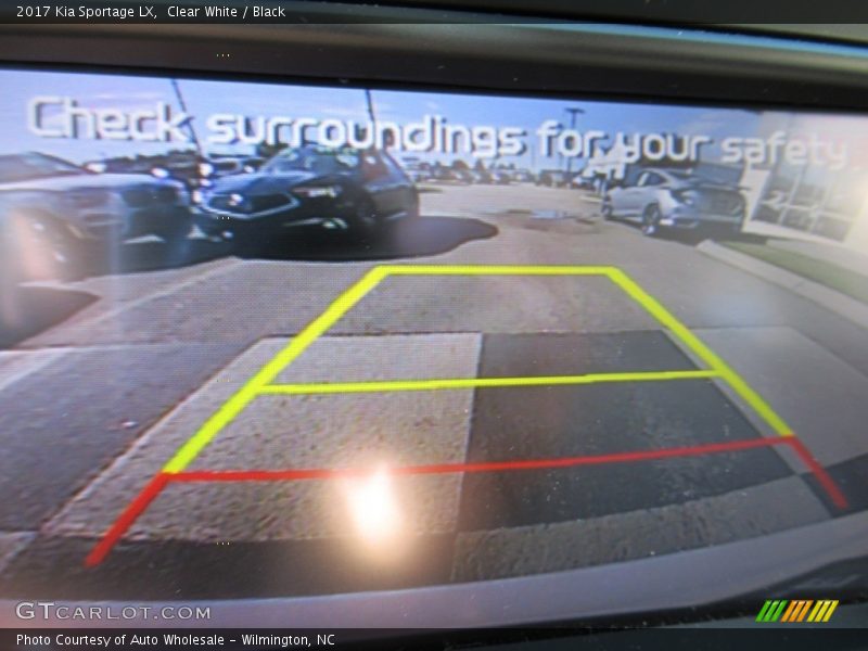 Clear White / Black 2017 Kia Sportage LX