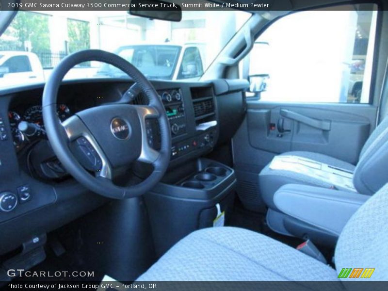 Summit White / Medium Pewter 2019 GMC Savana Cutaway 3500 Commercial Service Truck