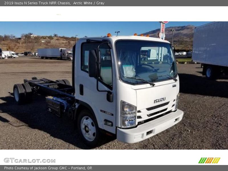  2019 N Series Truck NRR Chassis Arctic White