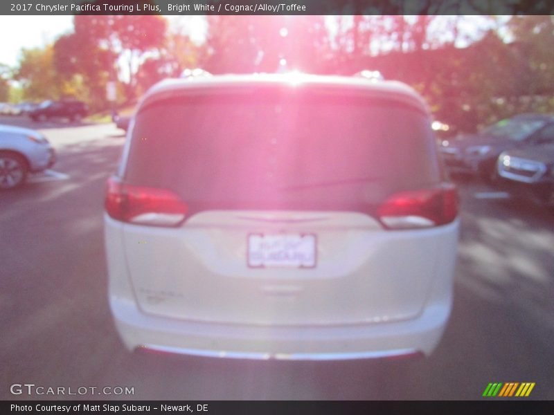 Bright White / Cognac/Alloy/Toffee 2017 Chrysler Pacifica Touring L Plus