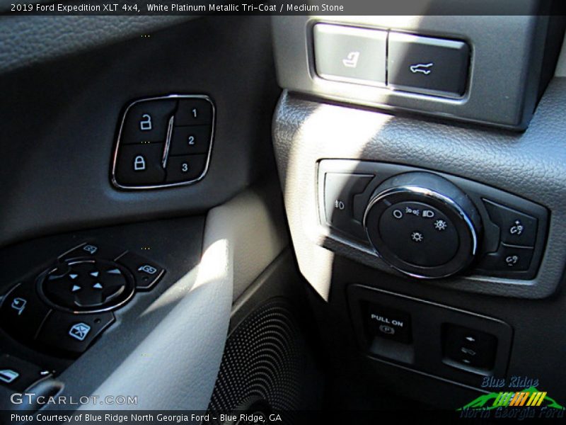 White Platinum Metallic Tri-Coat / Medium Stone 2019 Ford Expedition XLT 4x4