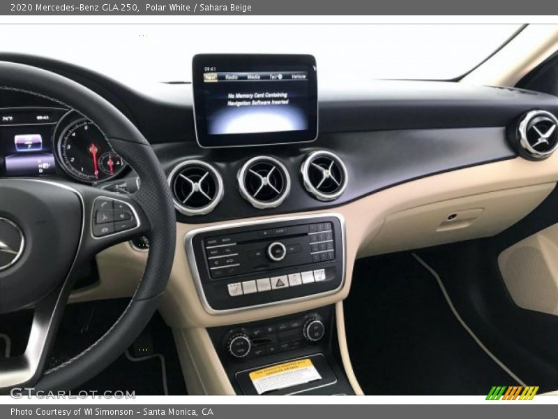 Polar White / Sahara Beige 2020 Mercedes-Benz GLA 250