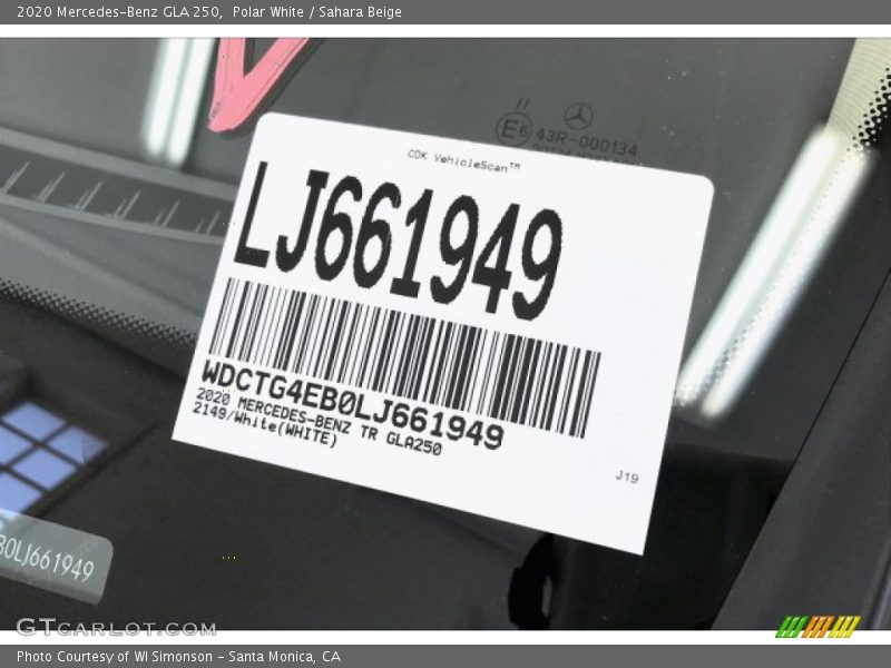 Polar White / Sahara Beige 2020 Mercedes-Benz GLA 250
