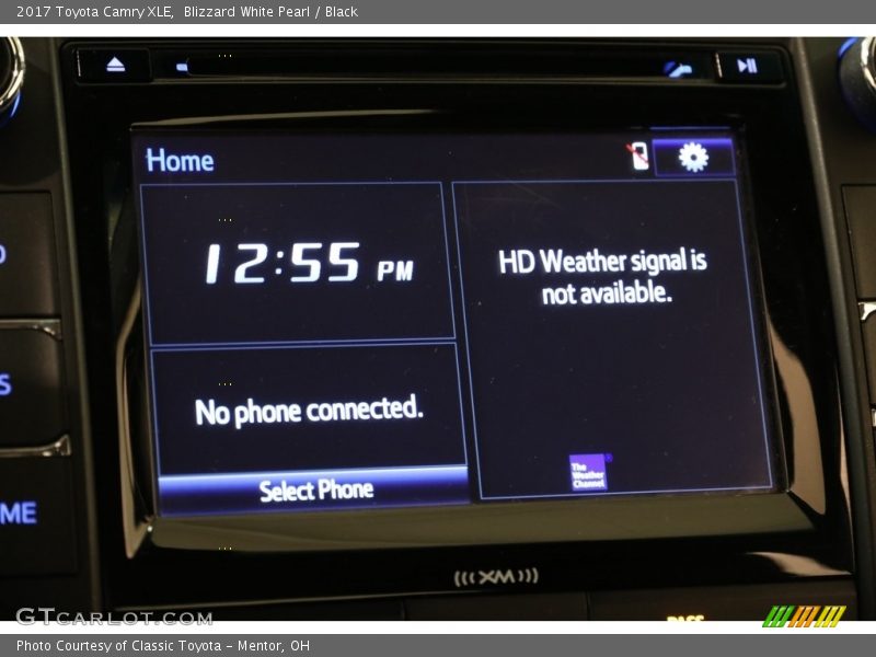 Blizzard White Pearl / Black 2017 Toyota Camry XLE