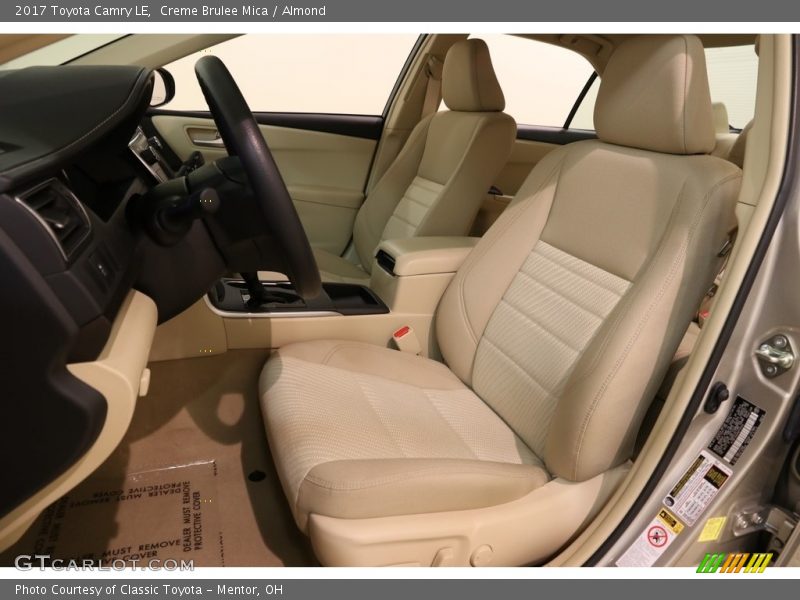 Creme Brulee Mica / Almond 2017 Toyota Camry LE