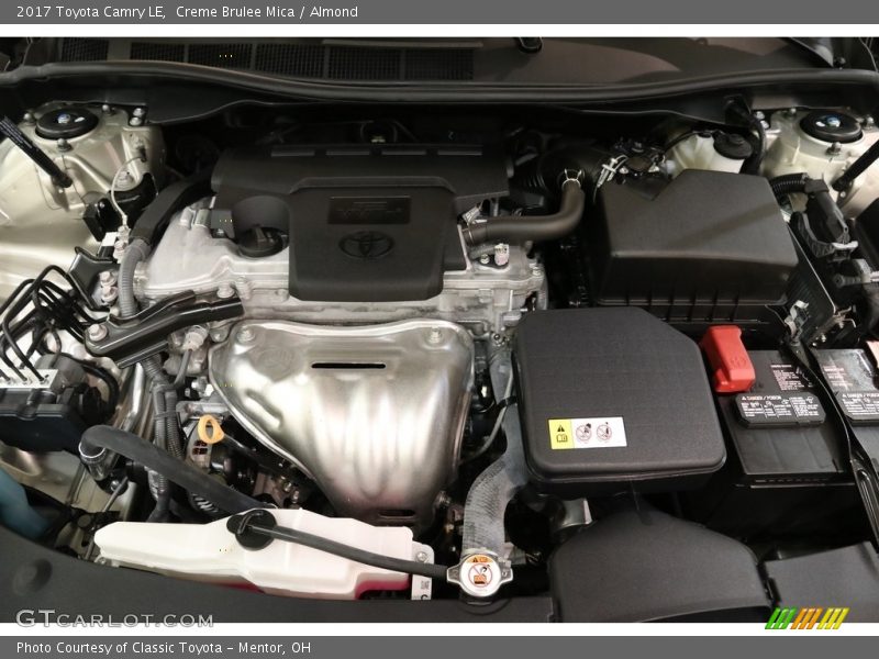 Creme Brulee Mica / Almond 2017 Toyota Camry LE