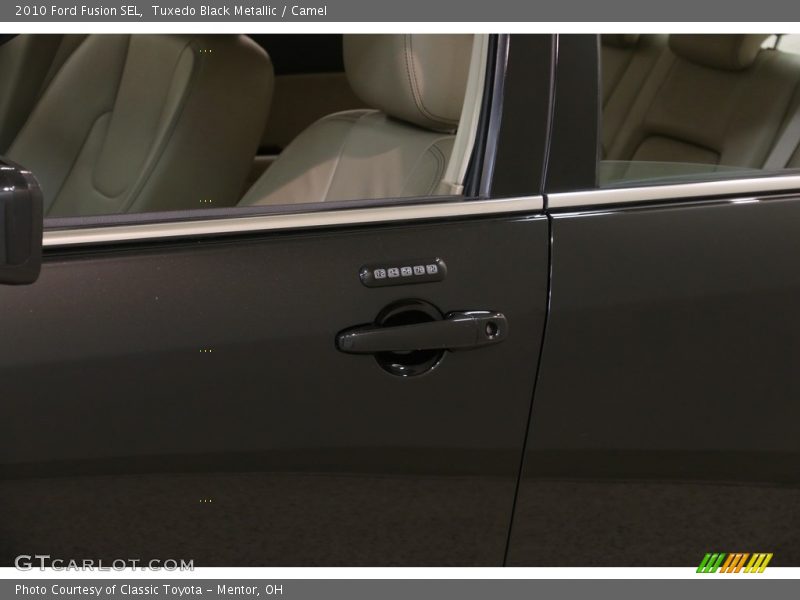 Tuxedo Black Metallic / Camel 2010 Ford Fusion SEL