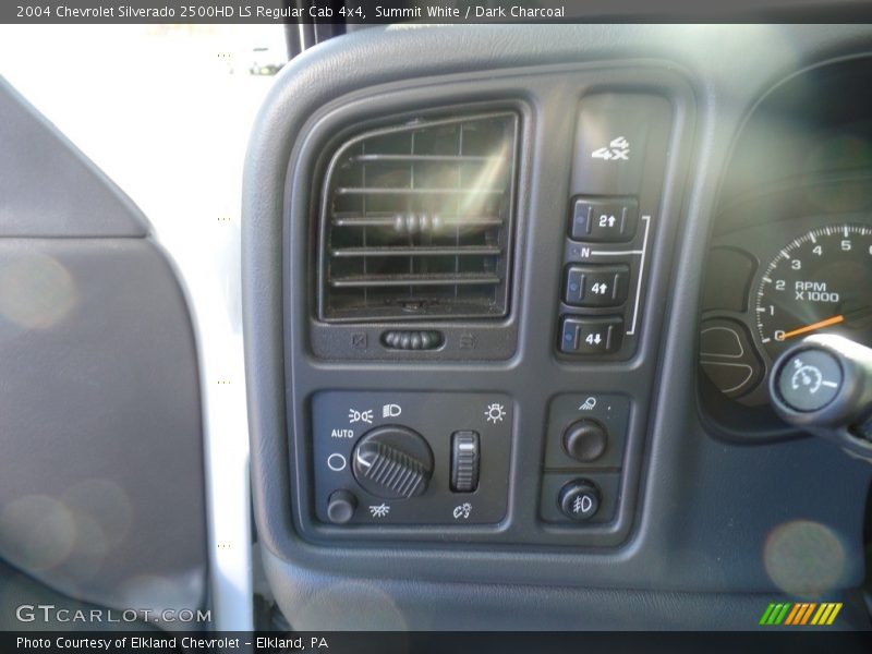 Summit White / Dark Charcoal 2004 Chevrolet Silverado 2500HD LS Regular Cab 4x4