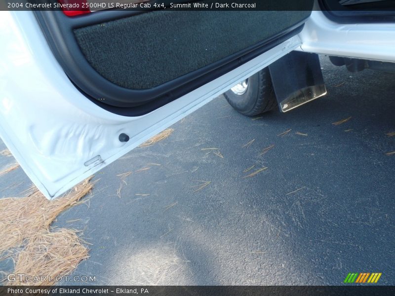 Summit White / Dark Charcoal 2004 Chevrolet Silverado 2500HD LS Regular Cab 4x4