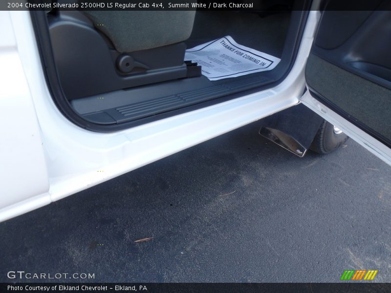 Summit White / Dark Charcoal 2004 Chevrolet Silverado 2500HD LS Regular Cab 4x4