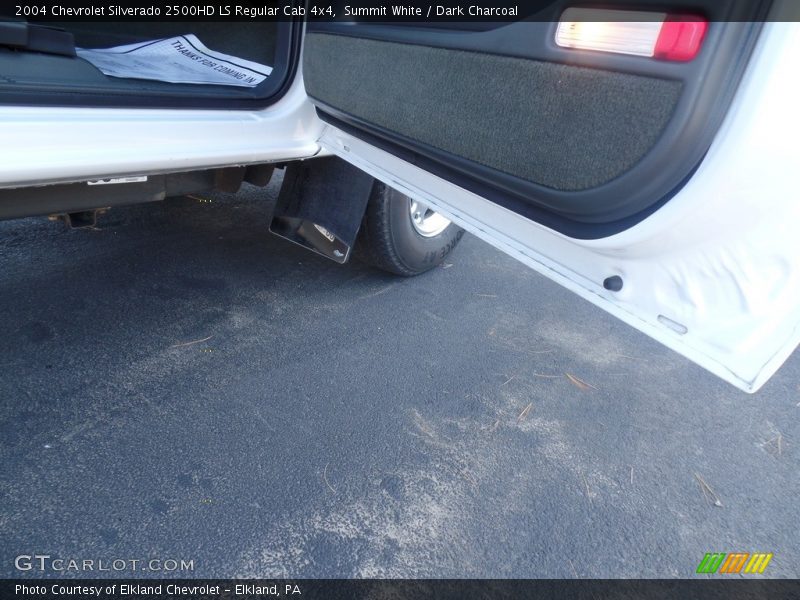Summit White / Dark Charcoal 2004 Chevrolet Silverado 2500HD LS Regular Cab 4x4