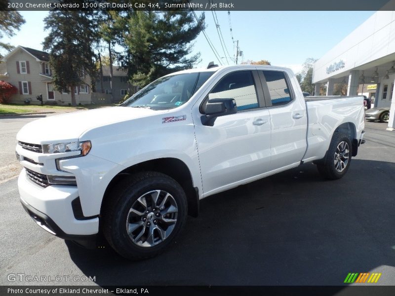 Front 3/4 View of 2020 Silverado 1500 RST Double Cab 4x4