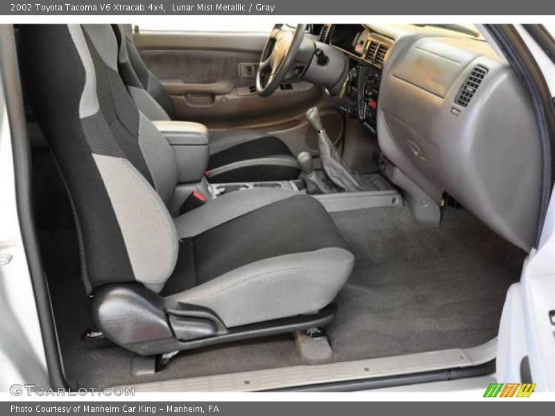 Lunar Mist Metallic / Gray 2002 Toyota Tacoma V6 Xtracab 4x4