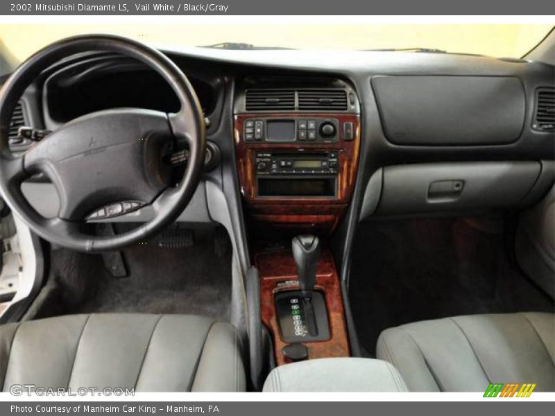 Vail White / Black/Gray 2002 Mitsubishi Diamante LS