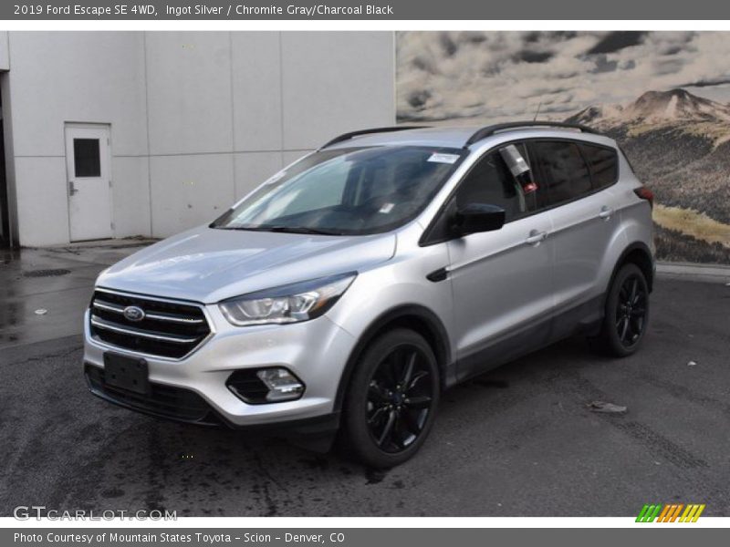Ingot Silver / Chromite Gray/Charcoal Black 2019 Ford Escape SE 4WD