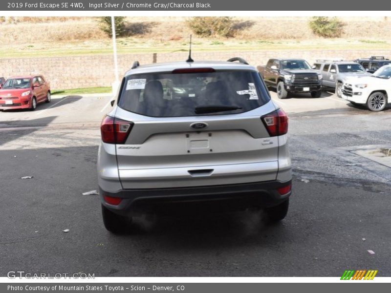Ingot Silver / Chromite Gray/Charcoal Black 2019 Ford Escape SE 4WD
