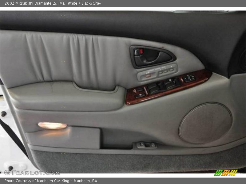 Vail White / Black/Gray 2002 Mitsubishi Diamante LS