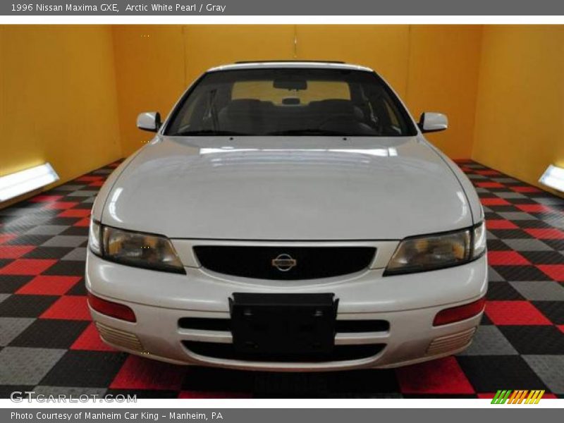 Arctic White Pearl / Gray 1996 Nissan Maxima GXE