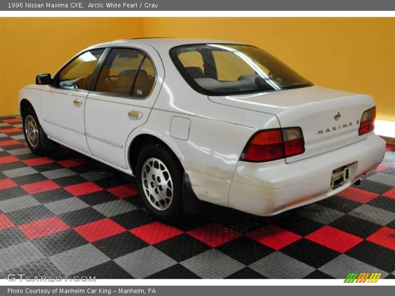 Arctic White Pearl / Gray 1996 Nissan Maxima GXE