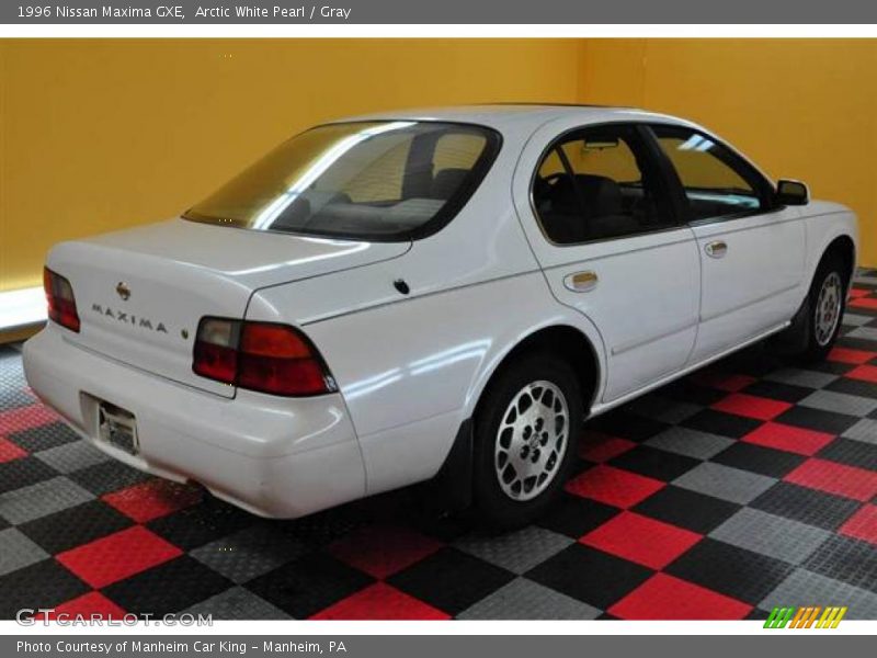 Arctic White Pearl / Gray 1996 Nissan Maxima GXE
