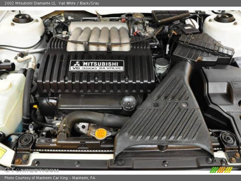 Vail White / Black/Gray 2002 Mitsubishi Diamante LS