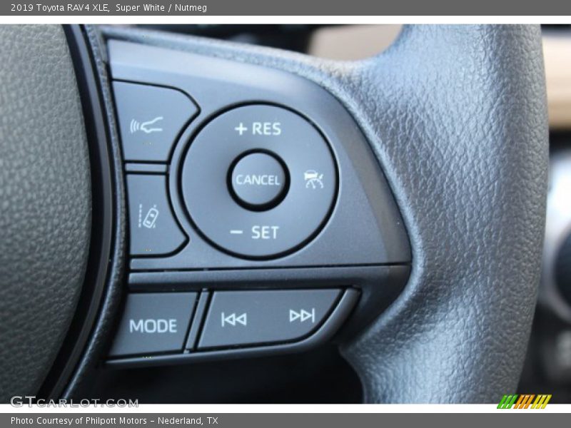 Super White / Nutmeg 2019 Toyota RAV4 XLE