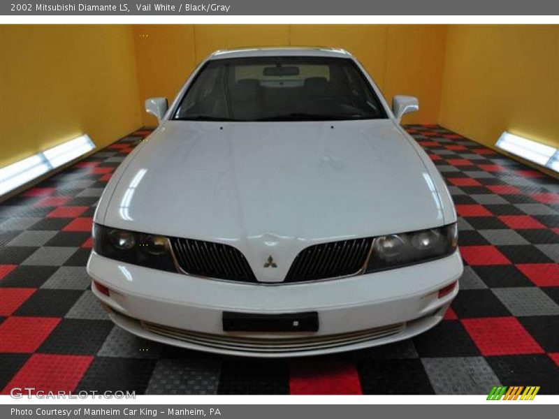 Vail White / Black/Gray 2002 Mitsubishi Diamante LS