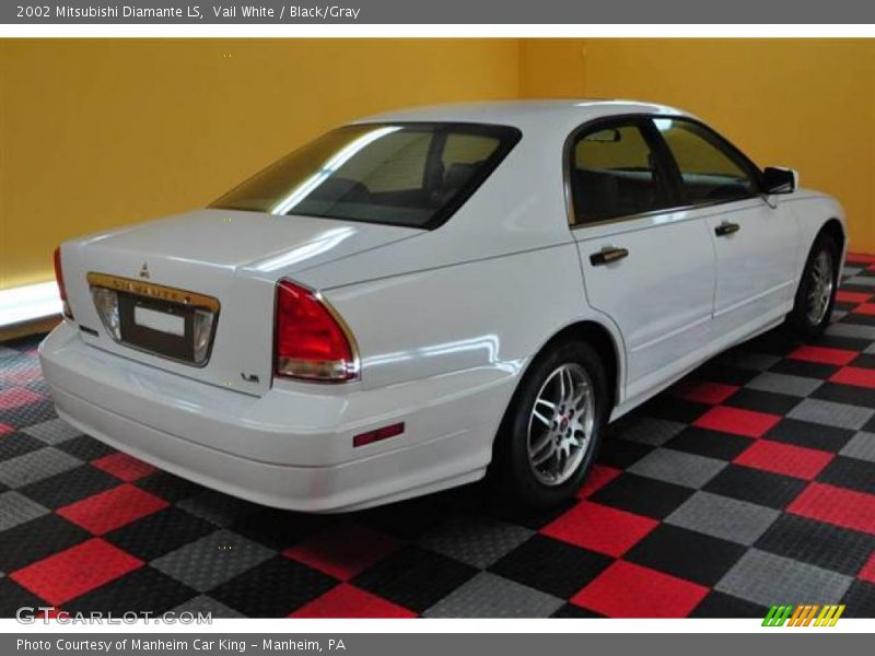 Vail White / Black/Gray 2002 Mitsubishi Diamante LS