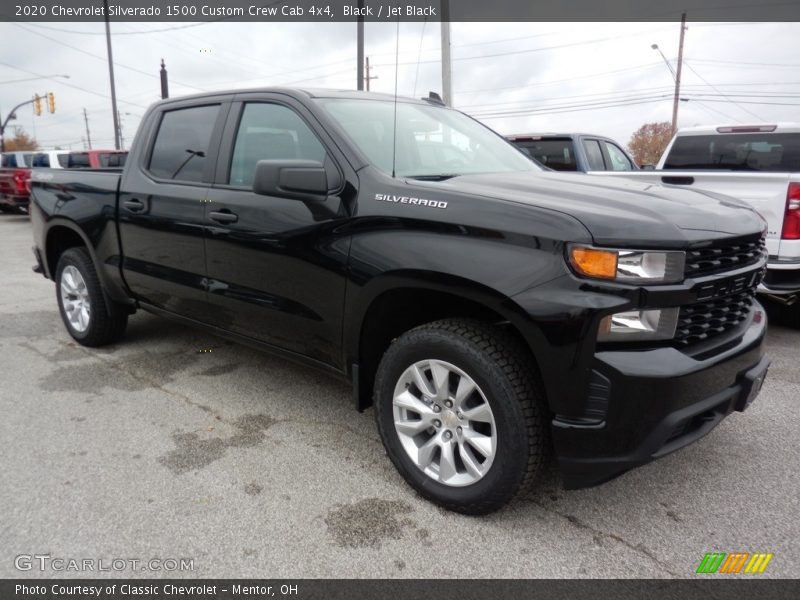 Front 3/4 View of 2020 Silverado 1500 Custom Crew Cab 4x4