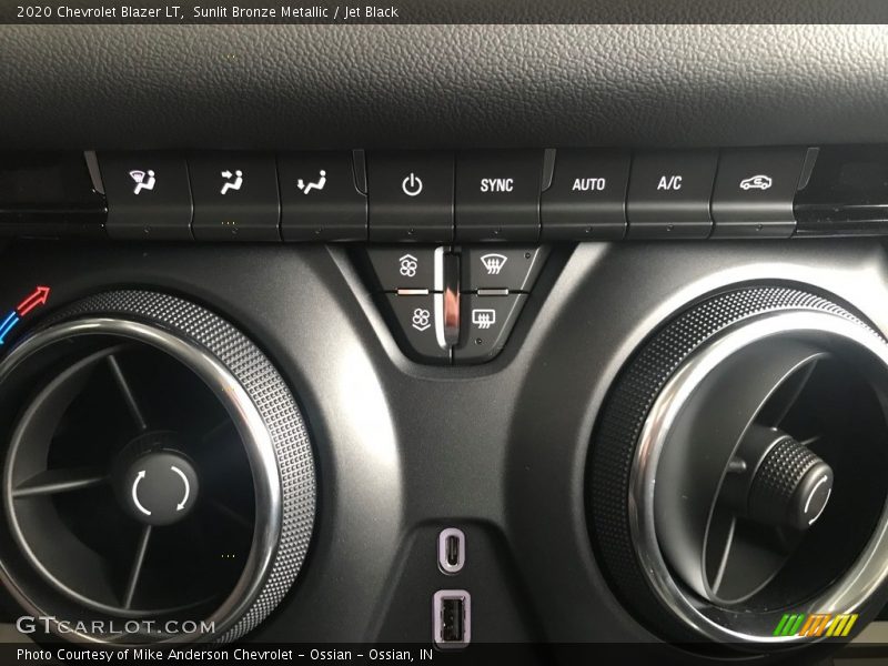 Controls of 2020 Blazer LT