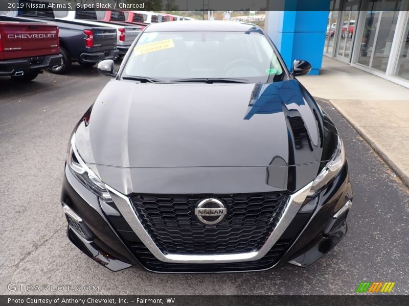 Super Black / Charcoal 2019 Nissan Altima S